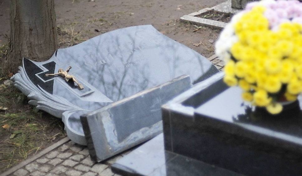 17-8-55f33196be24eosize969x565q71h0d874a